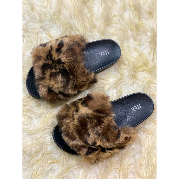 Leopard Print slides - Picture 1 of 5